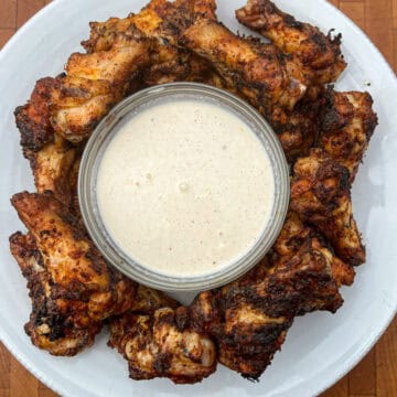 Grilled Chicken wings with Alabama White Sauce