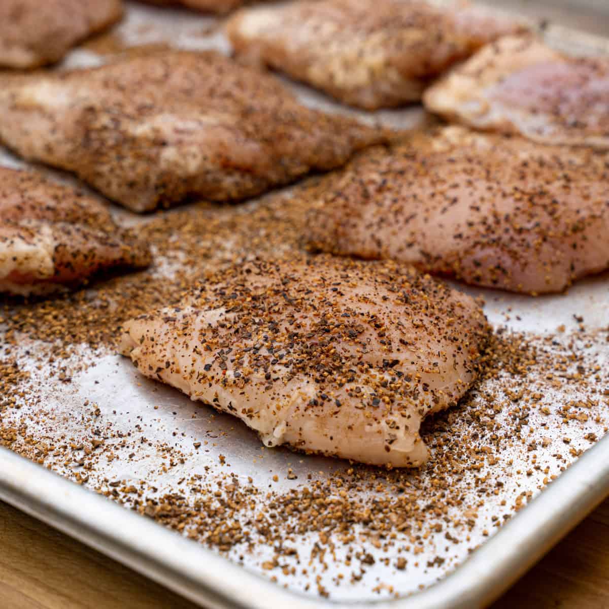 Seasoned boneless & skinless chicken thighs