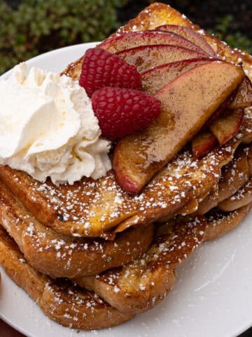 Griddled French Toast with Caramelized Apples