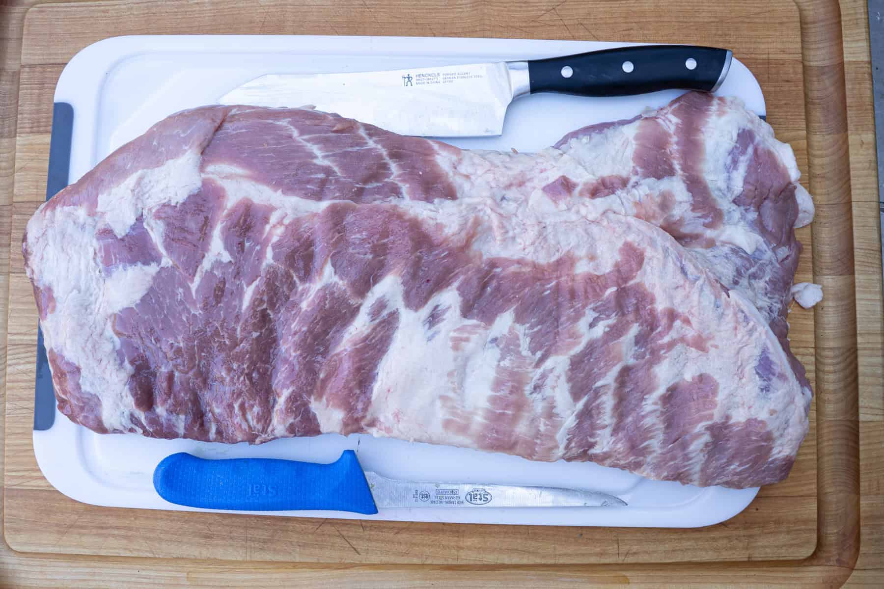 Untrimmed rack of spare ribs