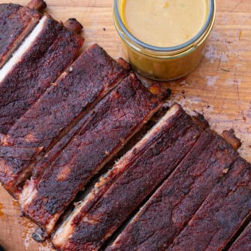 Finished product: Smoked ribs freshly sliced using the 2 1 1 method
